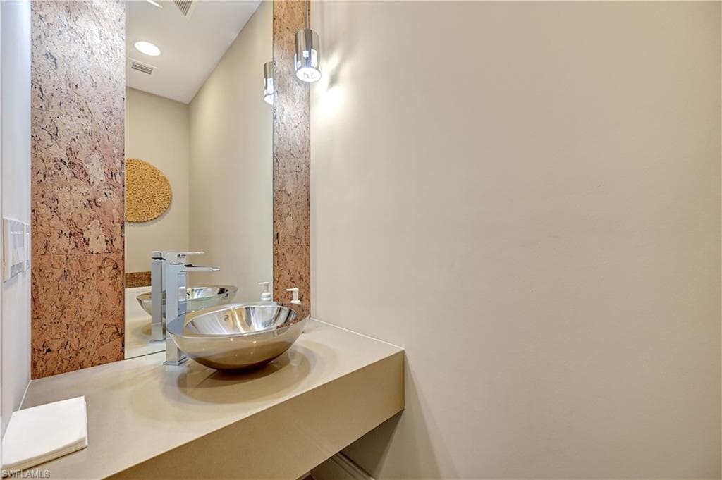 1030 3rd Ave S 307, Naples, FL 34102-28