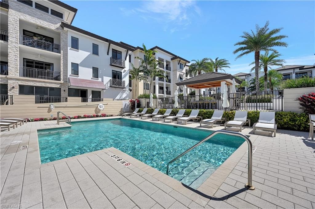 1030 3rd Ave S 307, Naples, FL 34102-29
