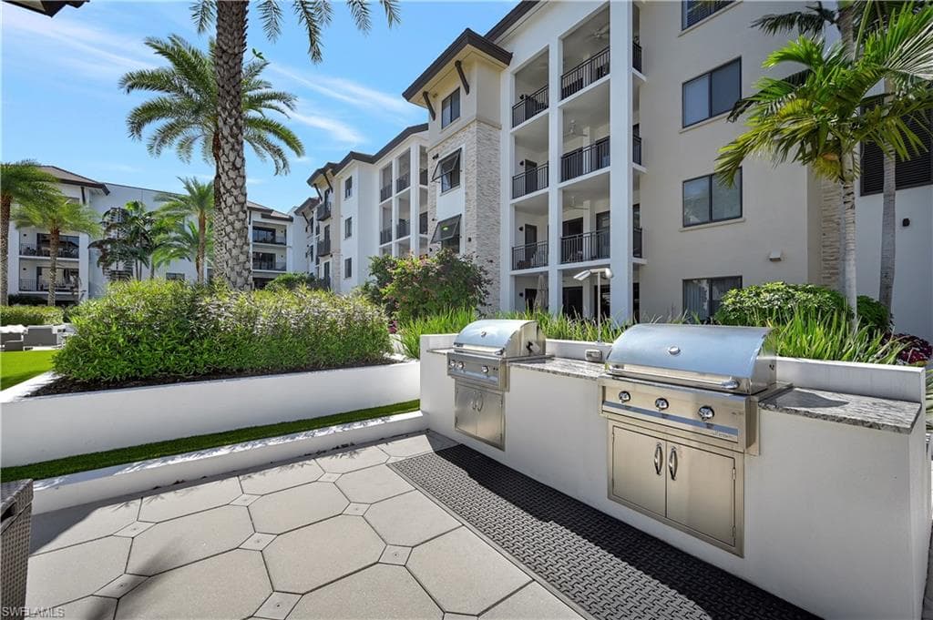 1030 3rd Ave S 307, Naples, FL 34102-30