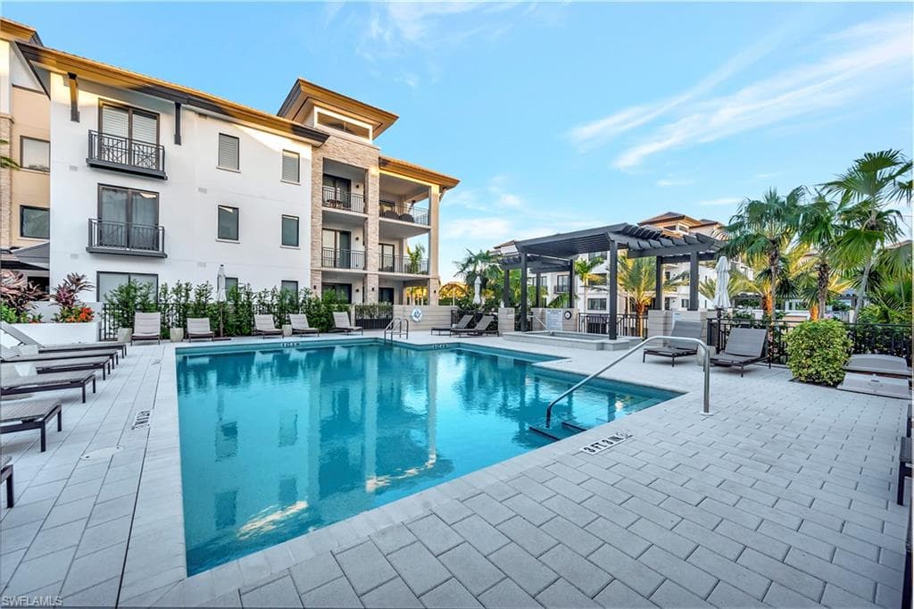 1030 3rd Ave S 307, Naples, FL 34102-34