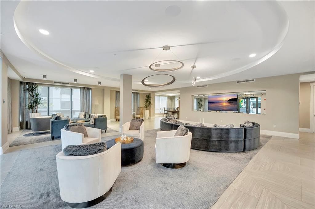 1030 3rd Ave S 307, Naples, FL 34102-35