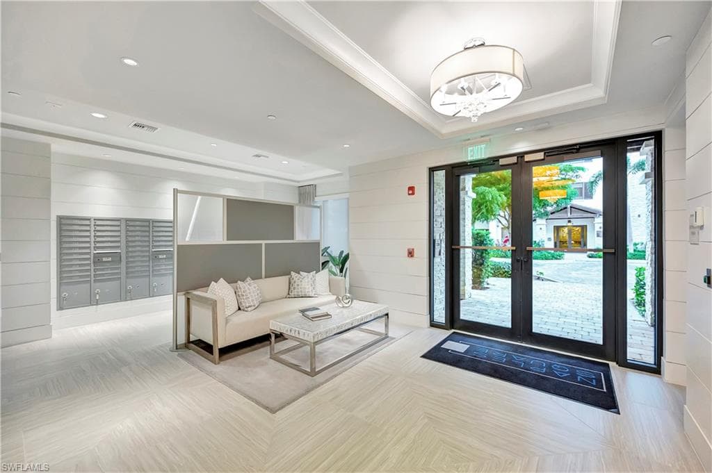 1030 3rd Ave S 307, Naples, FL 34102-38