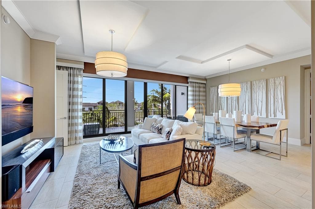 1030 3rd Ave S 307, Naples, FL 34102-4