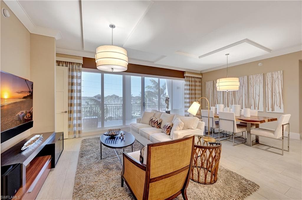 1030 3rd Ave S 307, Naples, FL 34102-8