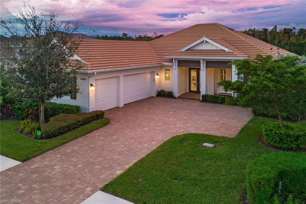 14404 Neptune Ave, Naples, FL 34114-3