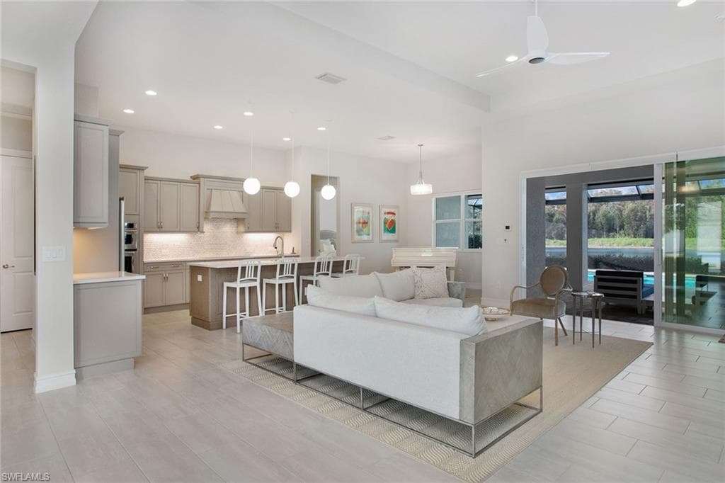 14404 Neptune Ave, Naples, FL 34114-5