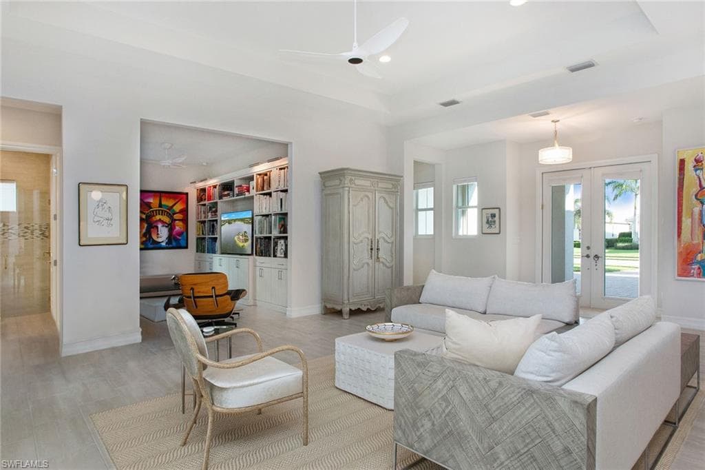 14404 Neptune Ave, Naples, FL 34114-7