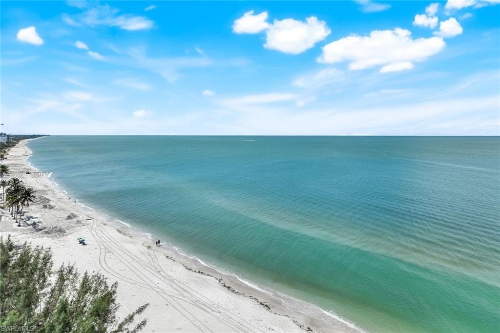 2100 Gulf Shore Blvd N 120, Naples, FL 34102-21