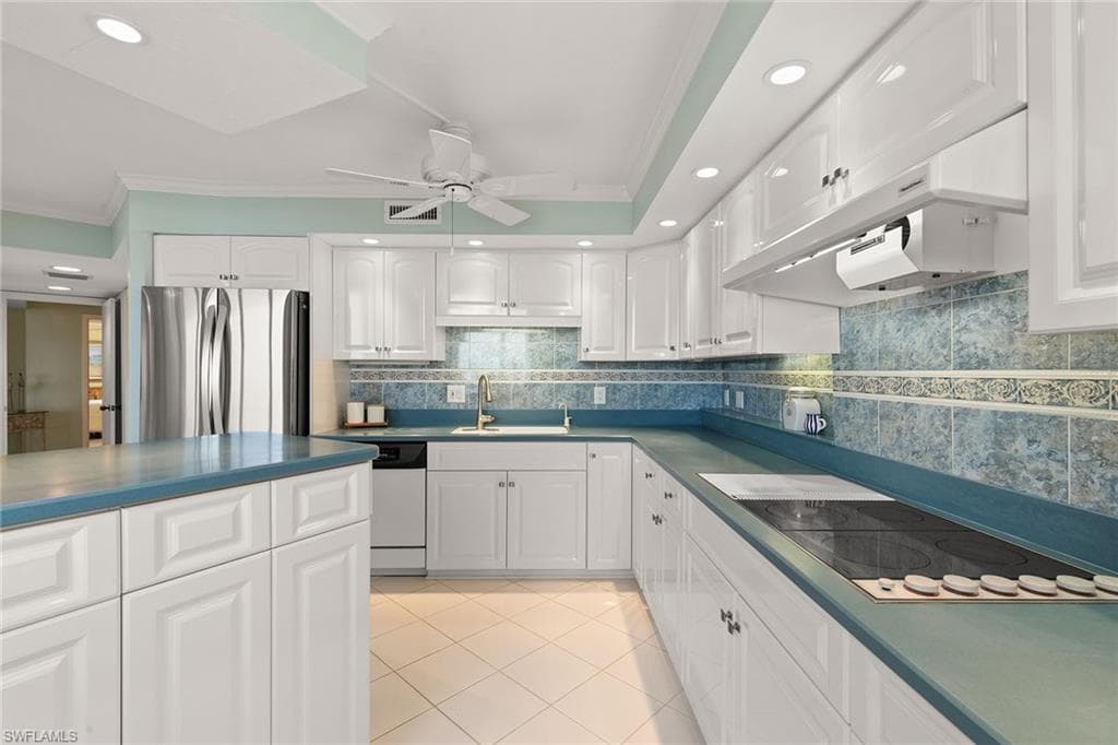 5555 Heron Point Dr 1801, Naples, FL 34108-17
