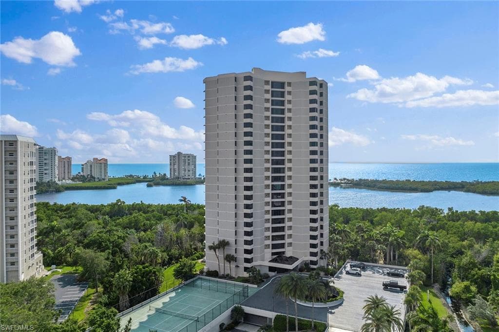 5555 Heron Point Dr 1801, Naples, FL 34108-28