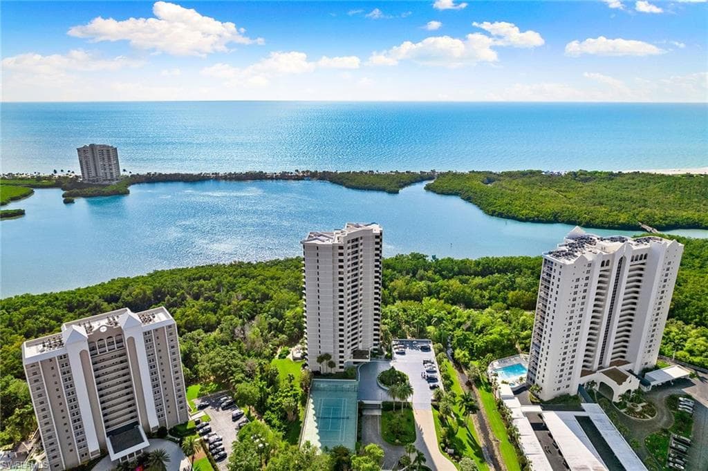 5555 Heron Point Dr 1801, Naples, FL 34108-2
