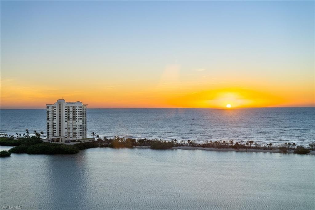 5555 Heron Point Dr 1801, Naples, FL 34108-29