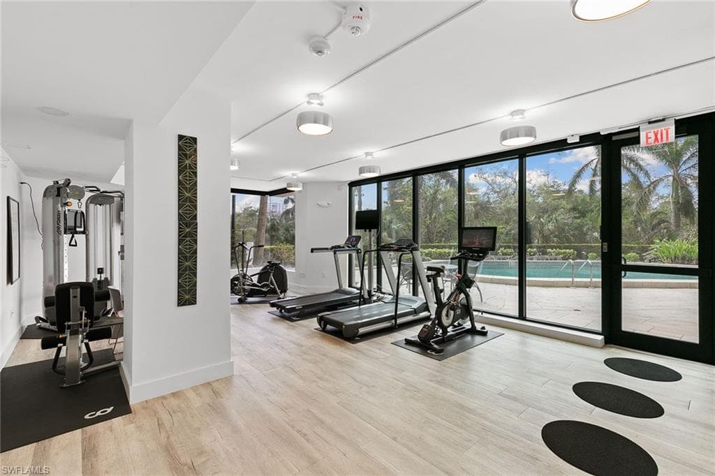 5555 Heron Point Dr 1801, Naples, FL 34108-32