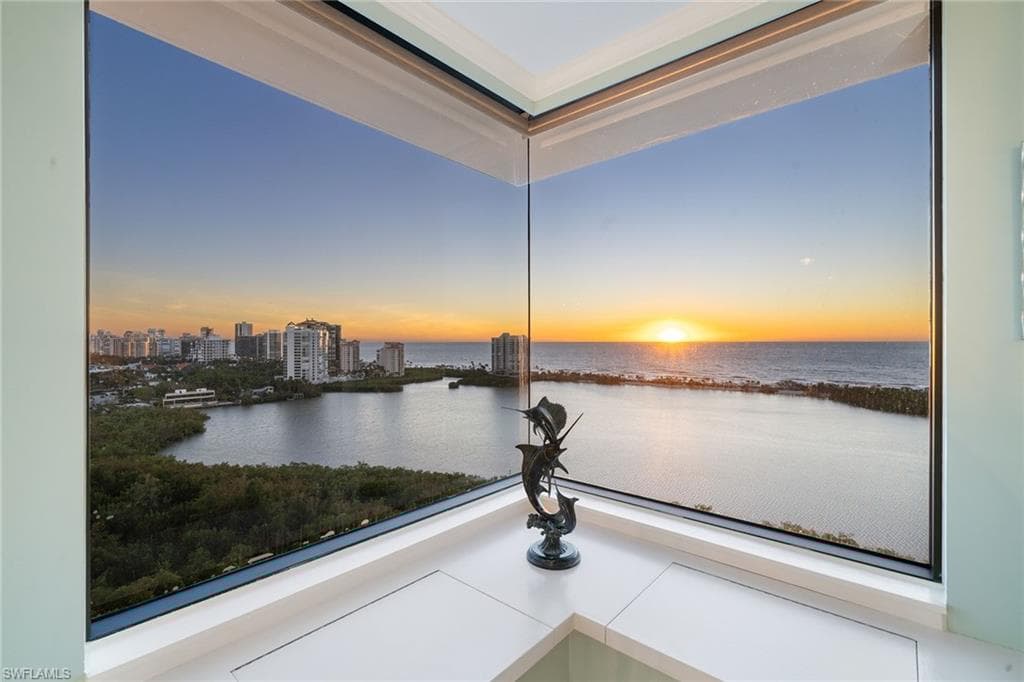 5555 Heron Point Dr 1801, Naples, FL 34108-3