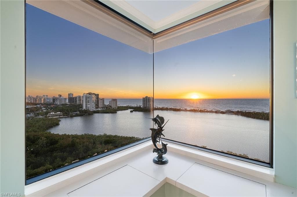 5555 Heron Point Dr 1801, Naples, FL 34108-3