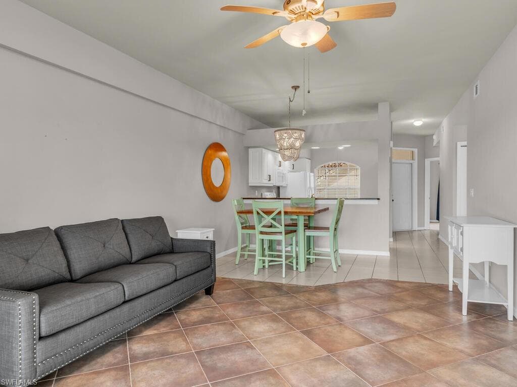 242 Newport Dr 504, Naples, FL 34114-14