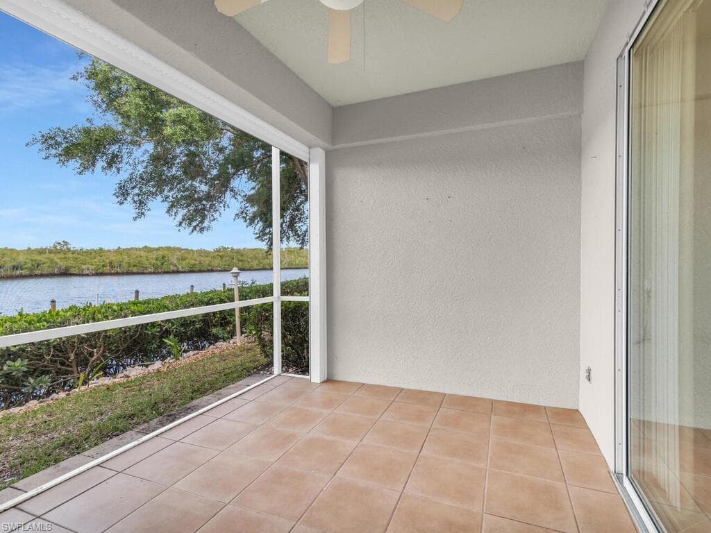 242 Newport Dr 504, Naples, FL 34114-17