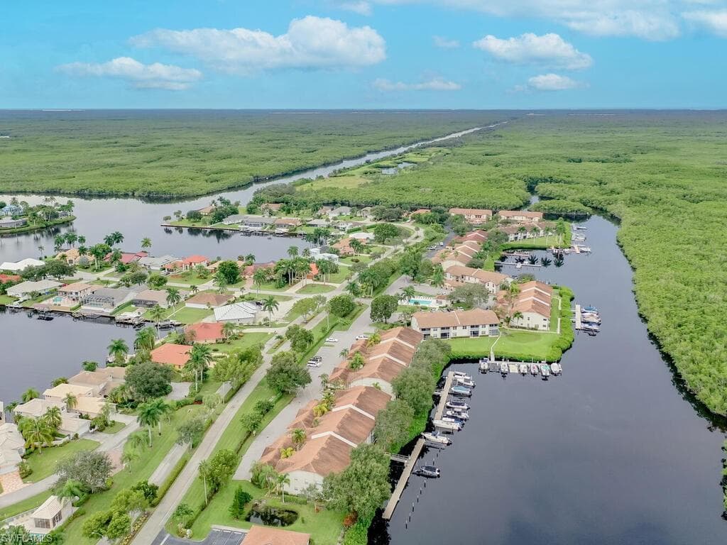 242 Newport Dr 504, Naples, FL 34114-34