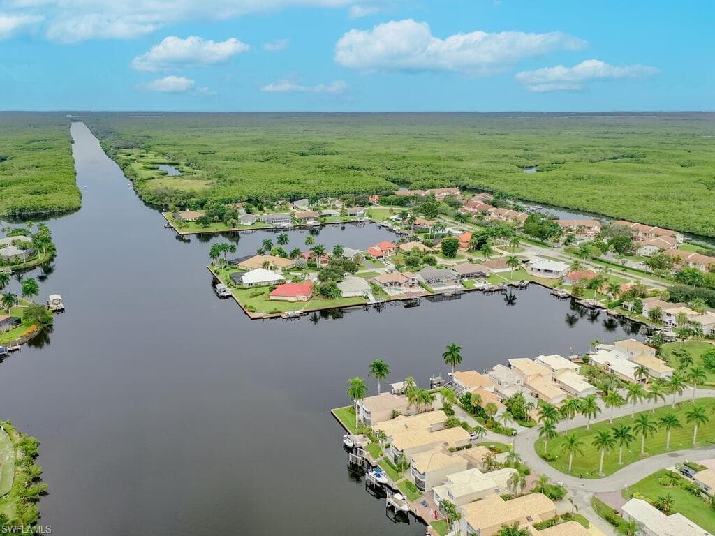 242 Newport Dr 504, Naples, FL 34114-35