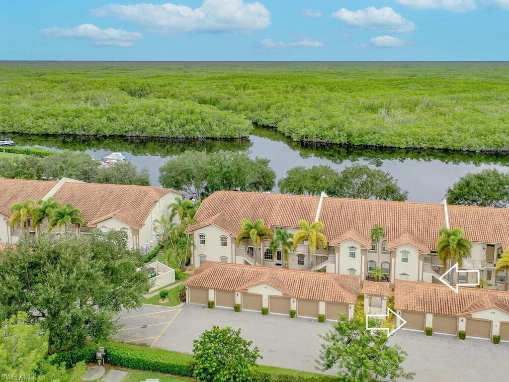 242 Newport Dr 504, Naples, FL 34114-36