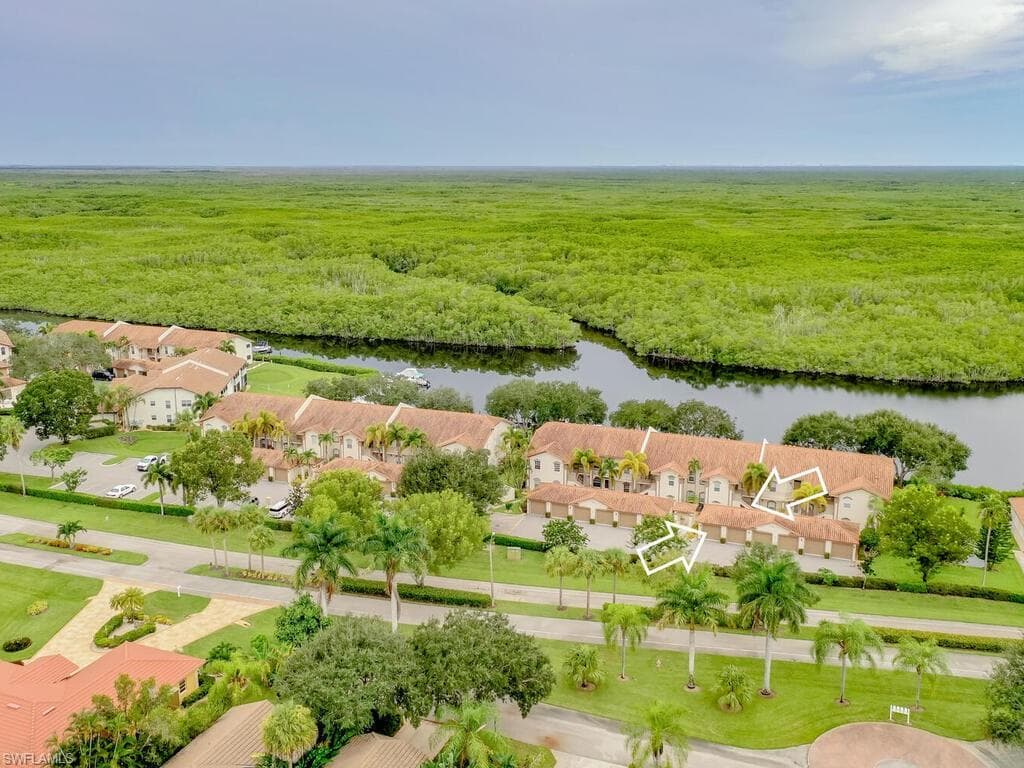 242 Newport Dr 504, Naples, FL 34114-3