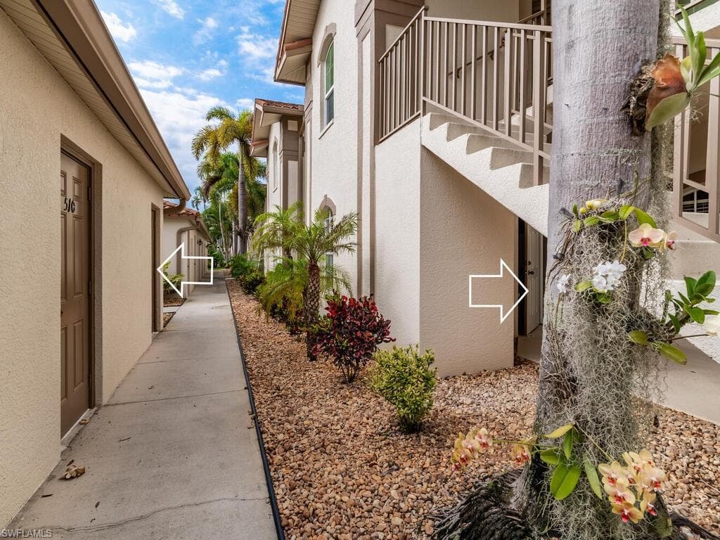 242 Newport Dr 504, Naples, FL 34114-4