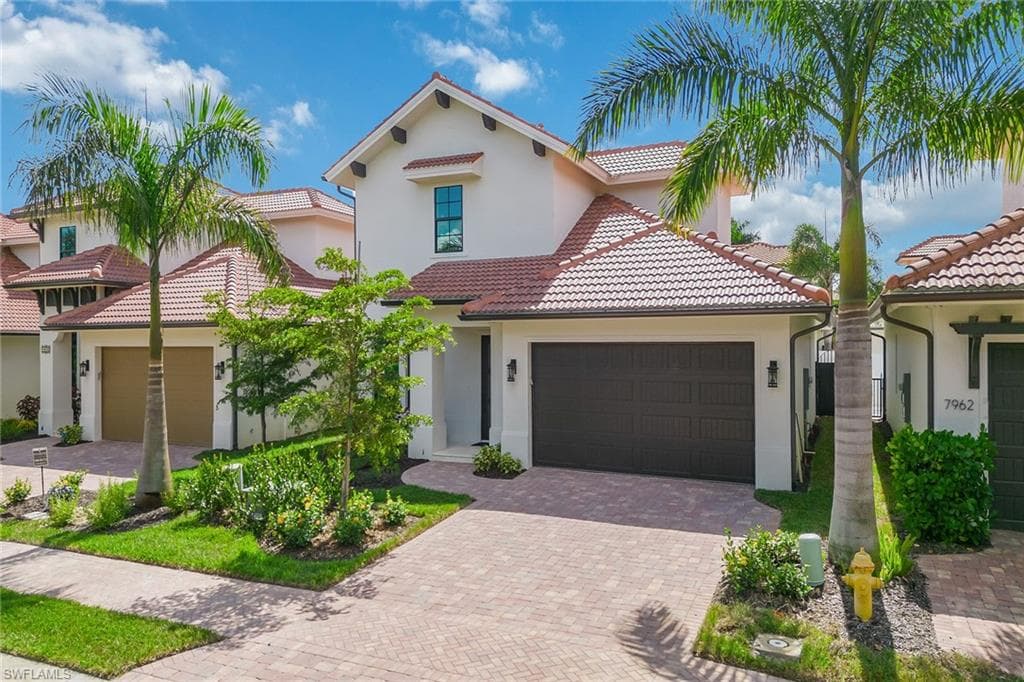 7968 Cordoba Pl, Naples, FL 34113-1