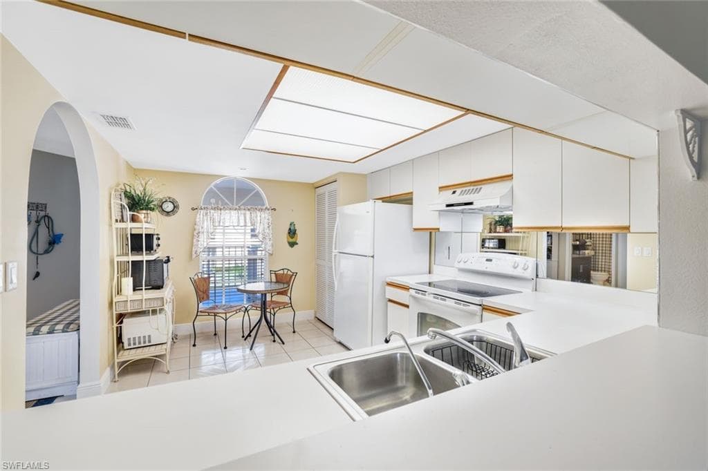 668 Mardel Ct 808, Naples, FL 34104-5