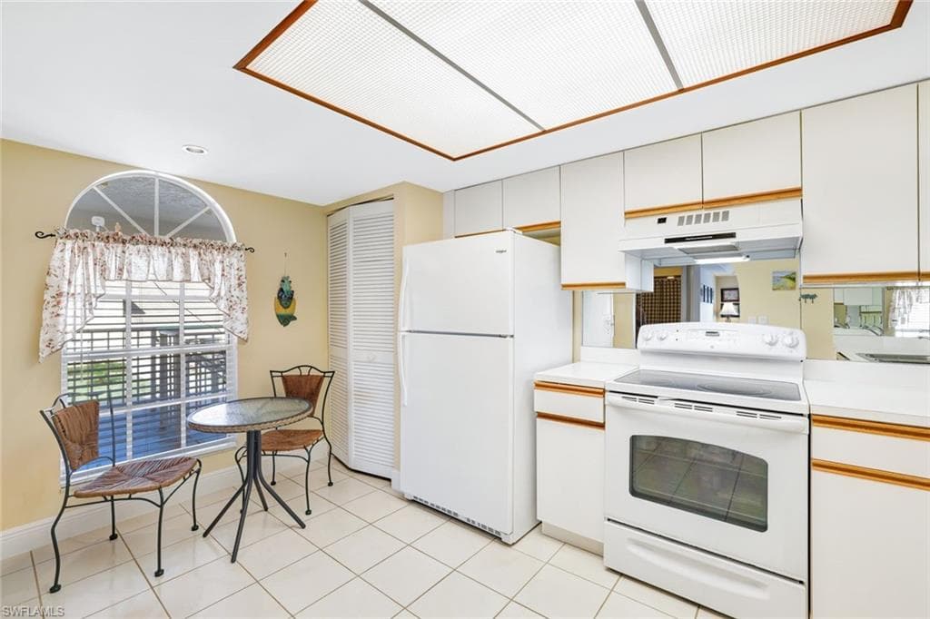 668 Mardel Ct 808, Naples, FL 34104-7