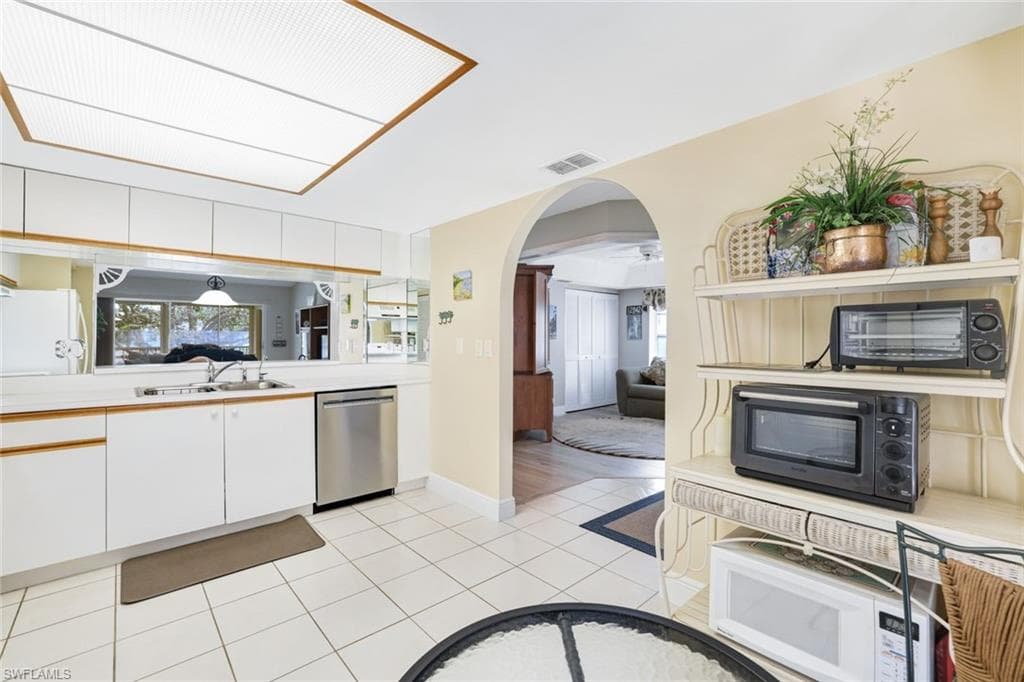 668 Mardel Ct 808, Naples, FL 34104-8