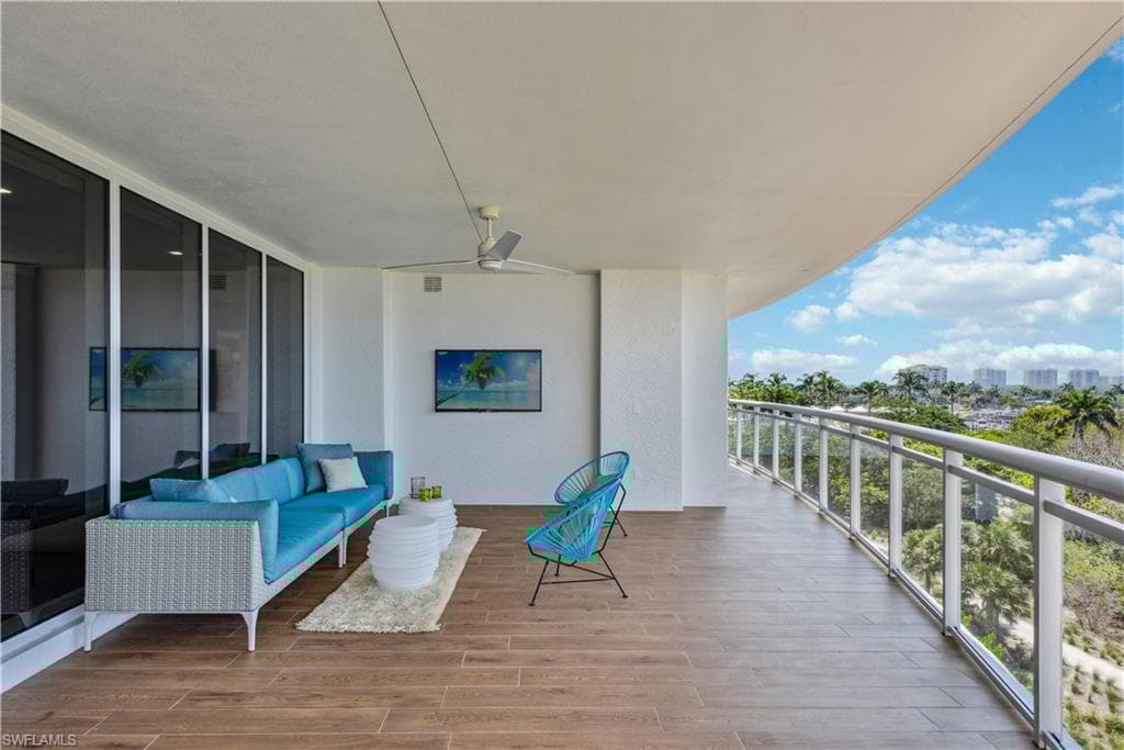 13915 Old Coast Rd 504, Naples, FL 34110-18