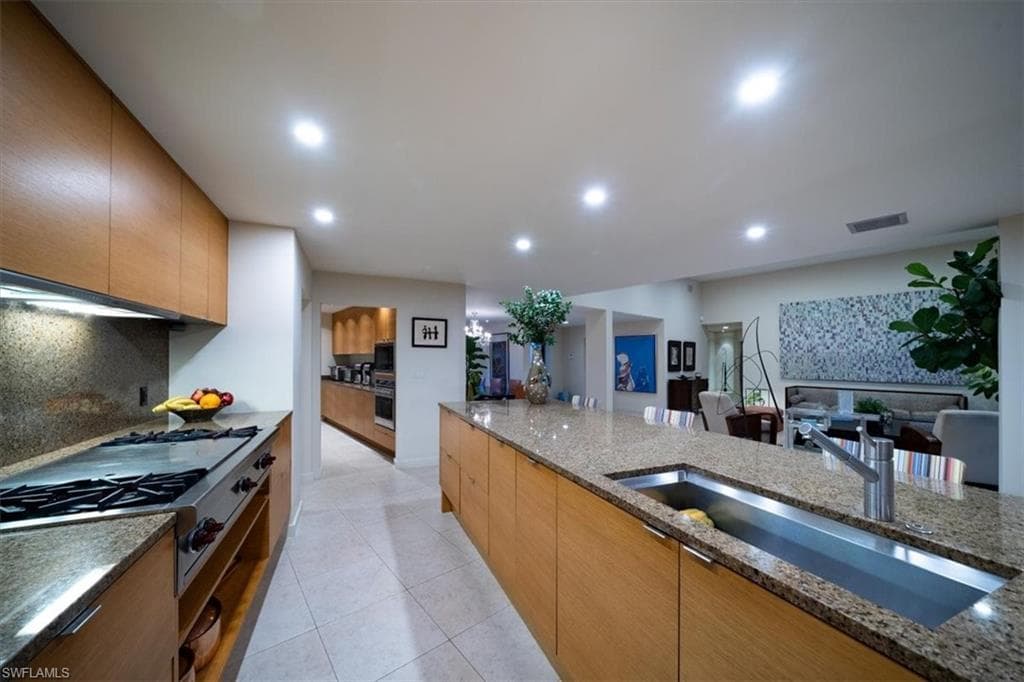 705 Shadow Lake Ln, Naples, FL 34108-10