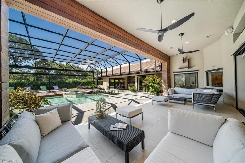 705 Shadow Lake Ln, Naples, FL 34108-25