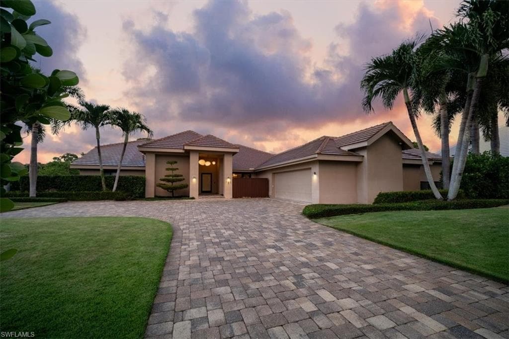 705 Shadow Lake Ln, Naples, FL 34108-3