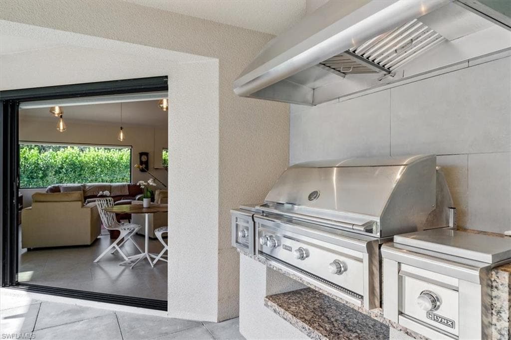 705 Shadow Lake Ln, Naples, FL 34108-43