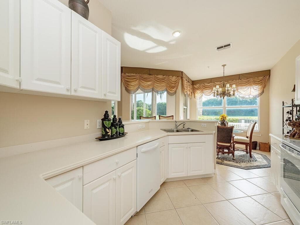 4660 Winged Foot Ct 102, Naples, FL 34112-3