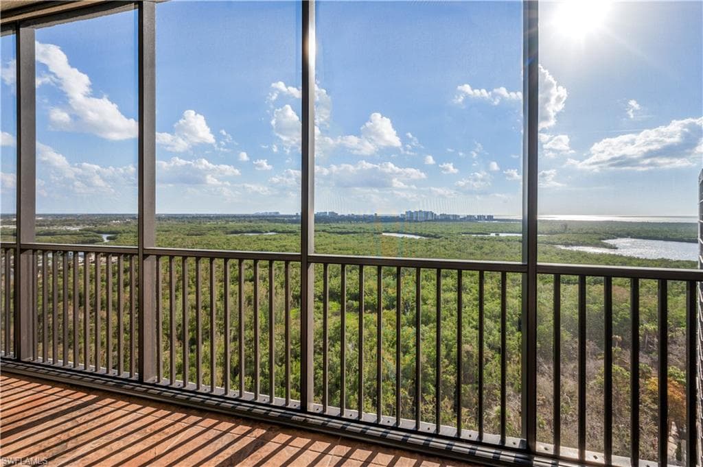 455 Cove Tower Dr 1703, Naples, FL 34110-9