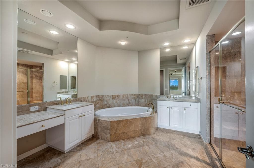 455 Cove Tower Dr 1703, Naples, FL 34110-17