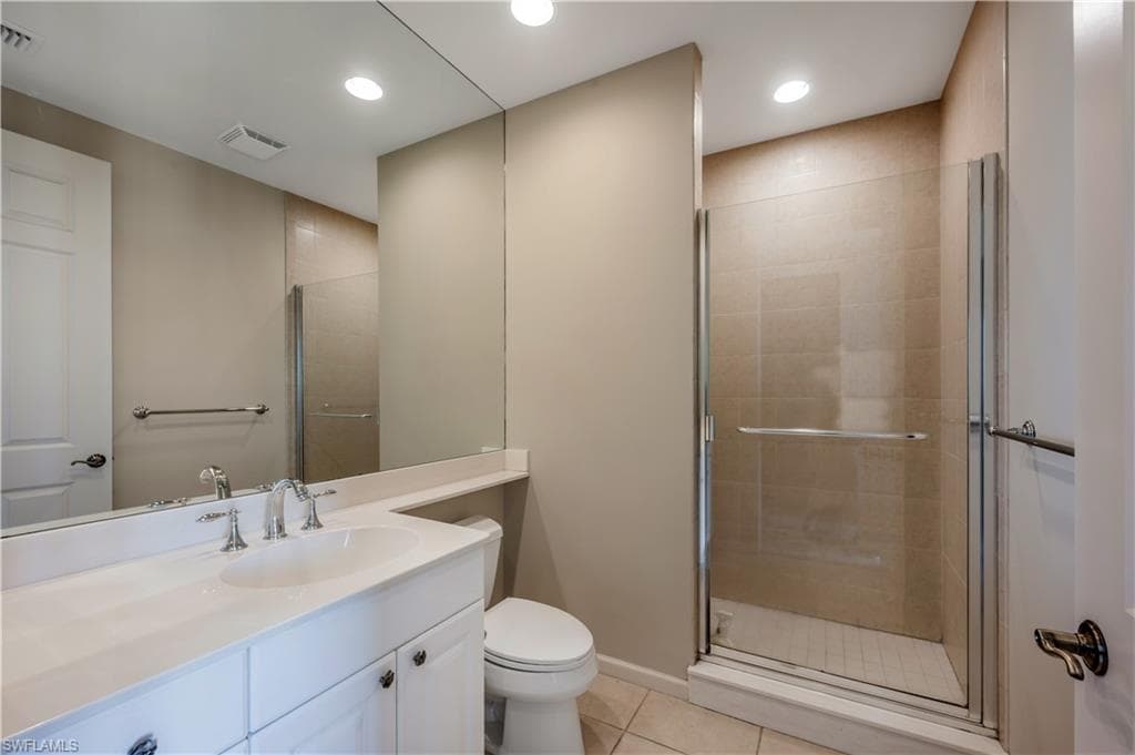 455 Cove Tower Dr 1703, Naples, FL 34110-27