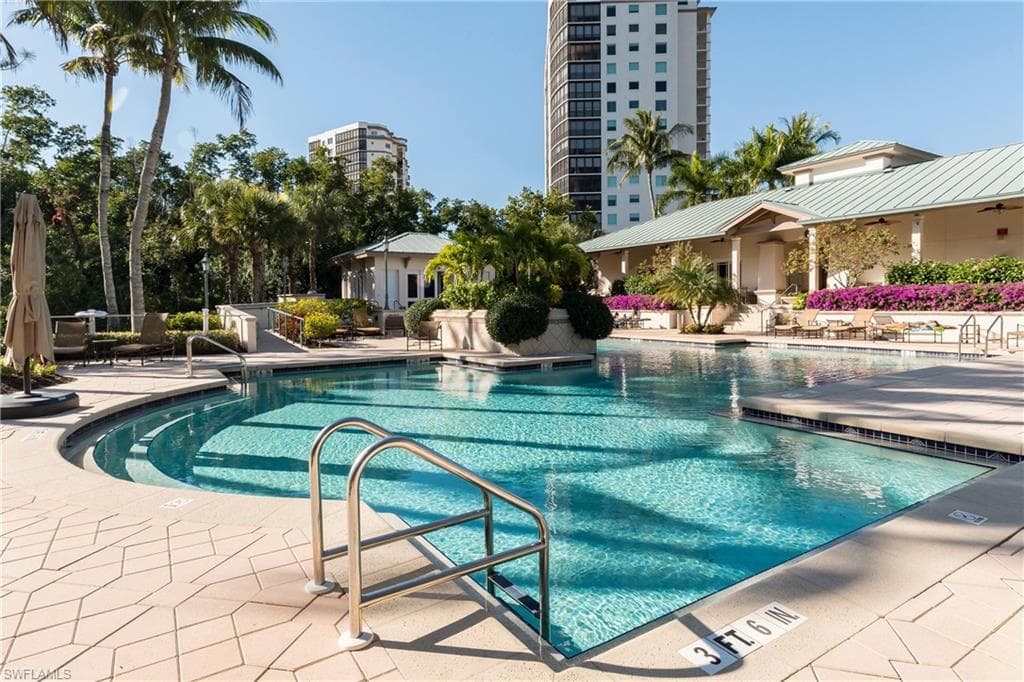 455 Cove Tower Dr 1703, Naples, FL 34110-33