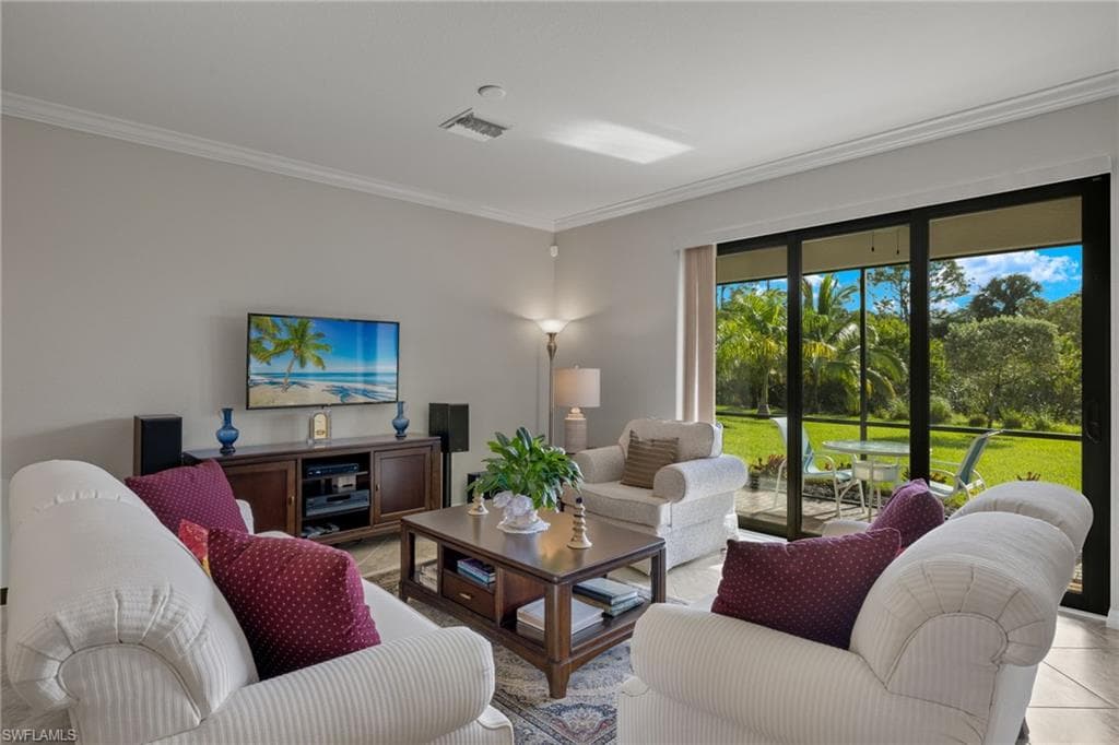 1600 Vizcaya Ln, Naples, FL 34113-4