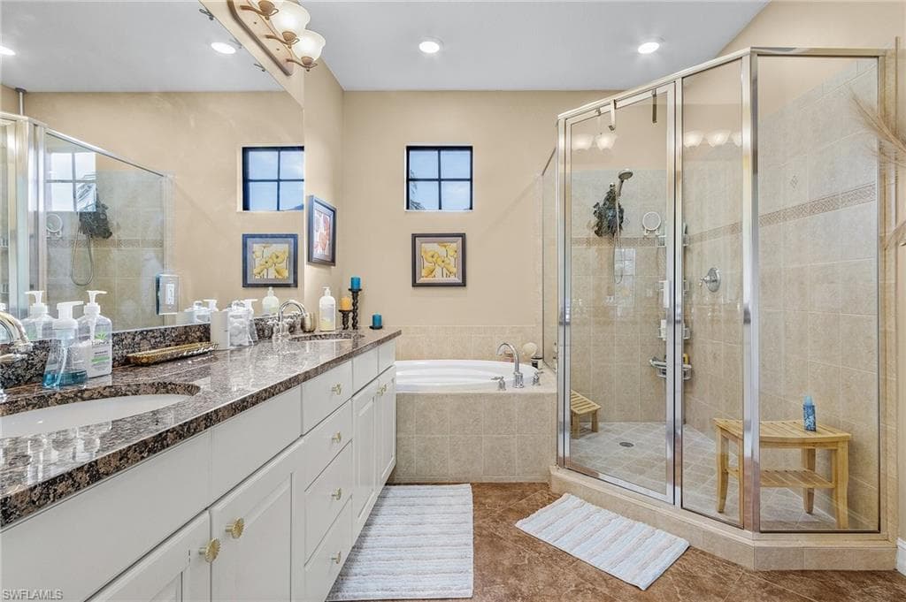 9114 Chula Vista Ln 119-1, Naples, FL 34113-16