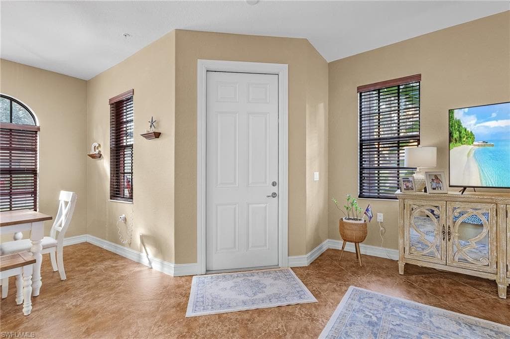 9114 Chula Vista Ln 119-1, Naples, FL 34113-5