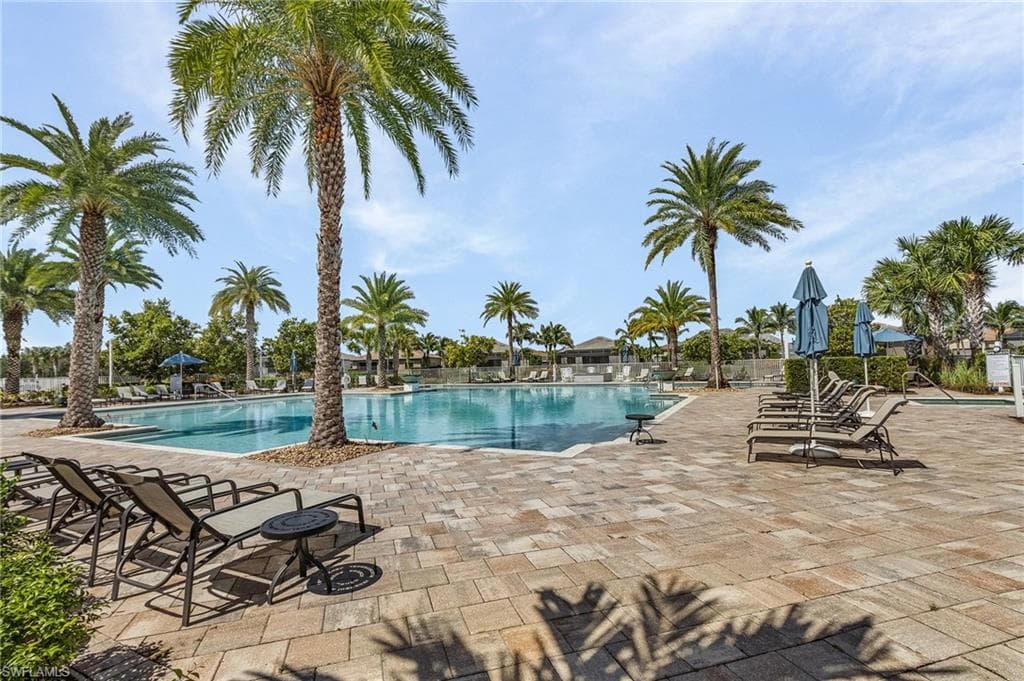 9839 Everglades Dr, Naples, Fl 34120-33