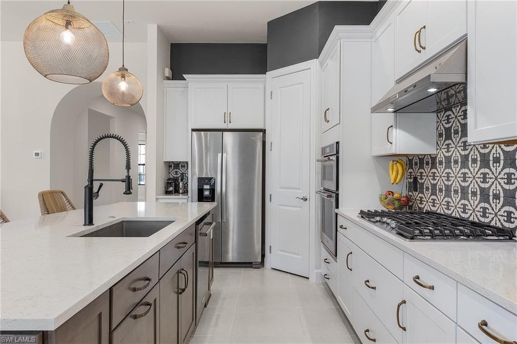 9839 Everglades Dr, Naples, Fl 34120-8