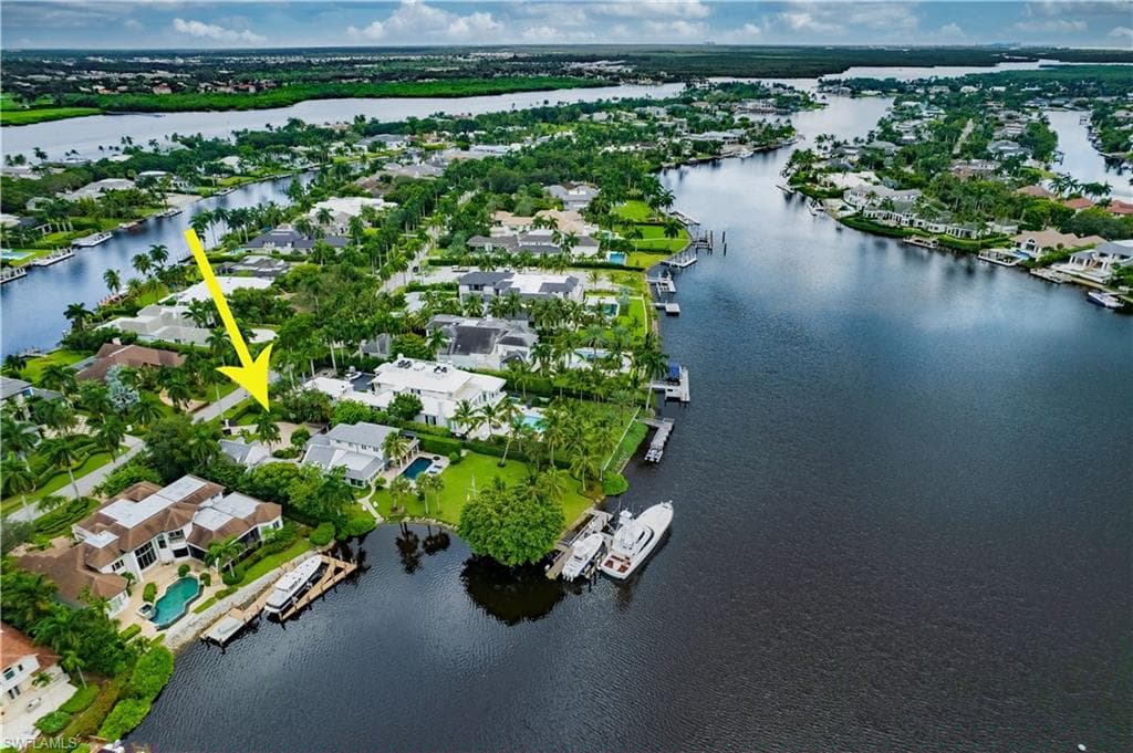 958 Spyglass Ln, Naples, FL 34102-1