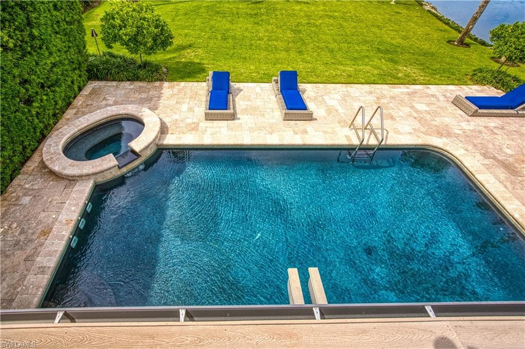 958 Spyglass Ln, Naples, FL 34102-32