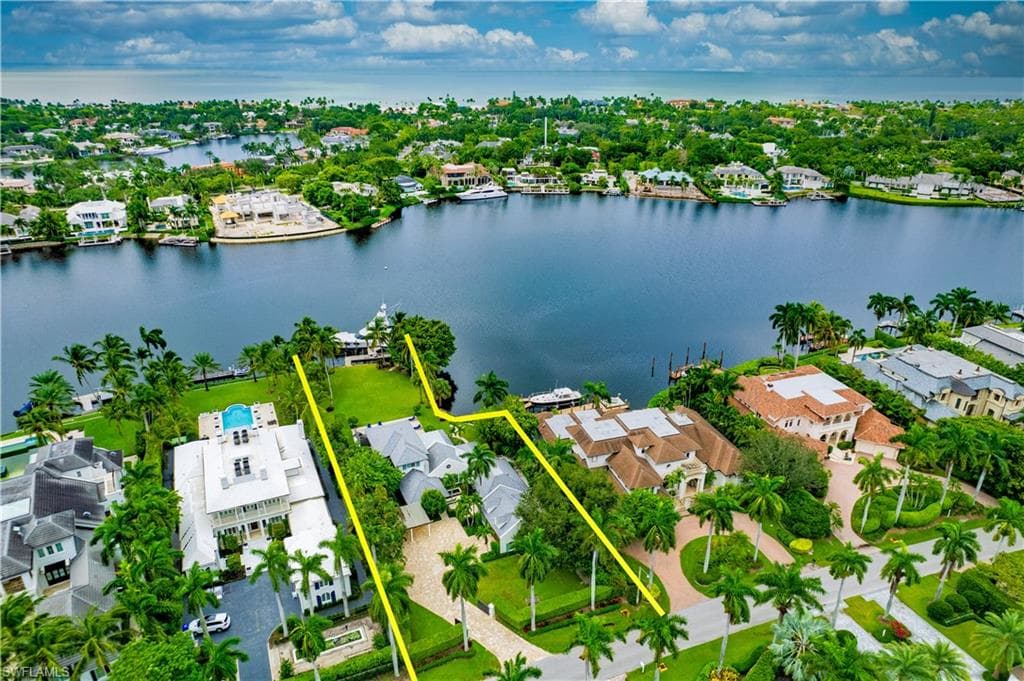 958 Spyglass Ln, Naples, FL 34102-36