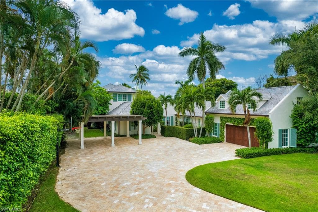 958 Spyglass Ln, Naples, FL 34102-3