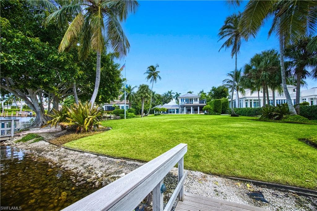 958 Spyglass Ln, Naples, FL 34102-39